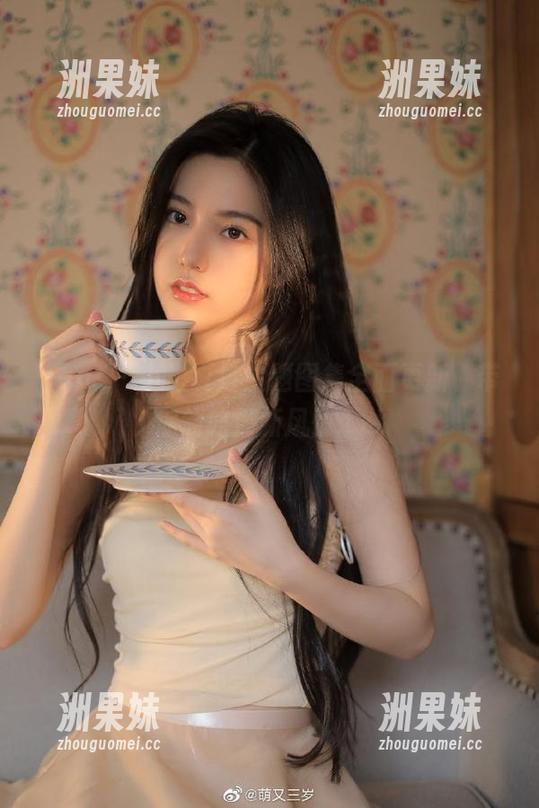 pans - 小彤夏日主题图集全面更新，带你领略清新风情.txt