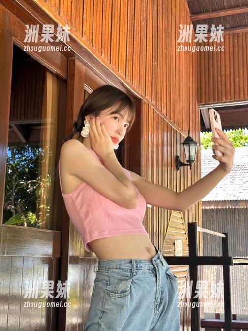pans - 体验“饭团”独特视角，“御姐”系列写真作品集分享别样风情！.txt