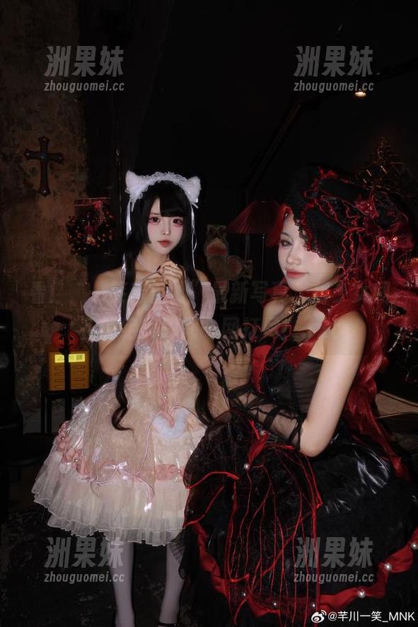 看！“一笑芳香沁”最新写真，将少女和花的绝美瞬间一网打尽！.txt