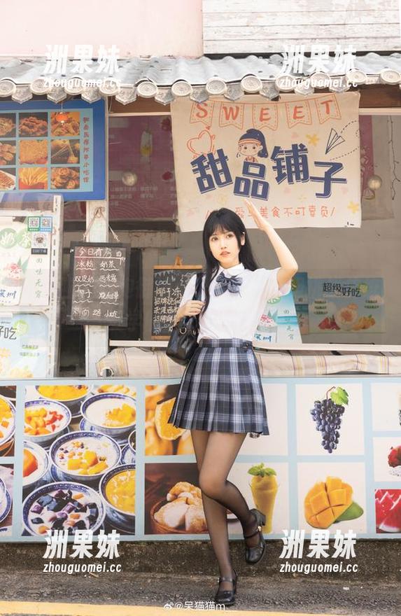 不呆猫的旗袍御姐cos写真，大胆挑战传统美学的全新定义！.txt