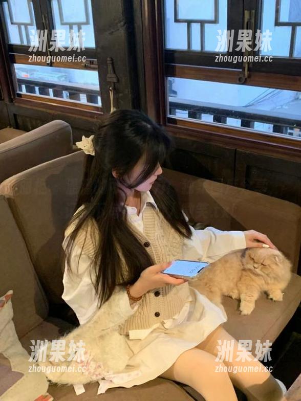 丽柜 - 潘潘的可爱魅力：独家图库分享，记录下每一个动人微笑.txt