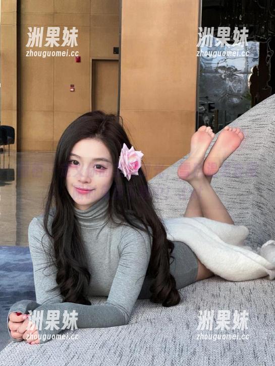 丽柜 - 定义你的美好时光，雪糕温柔套图限时免费下载中！.txt