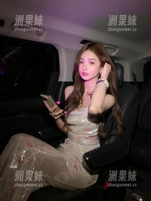 微密圈 - 轻松搞笑，保守的二舅妈的校园写真资源让你忍俊不禁！.txt