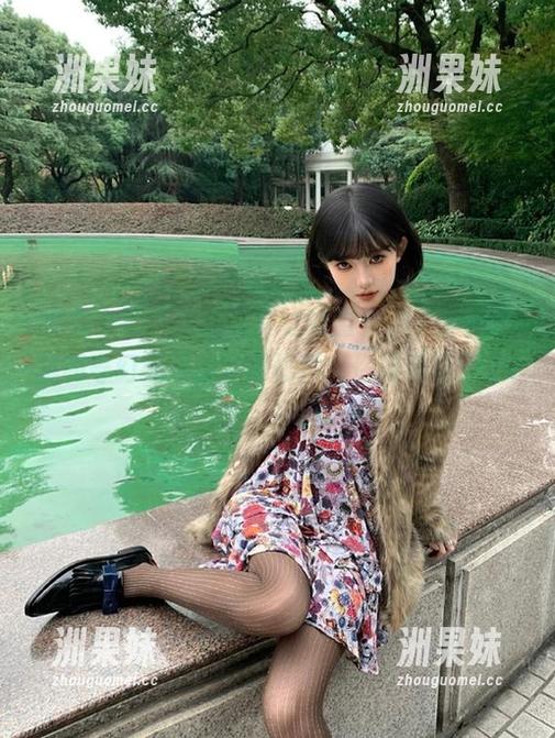 克拉女神 - 最新写真之凌雪女孩，清新气息和奇幻元素的完美碰撞，你敢看吗？.txt