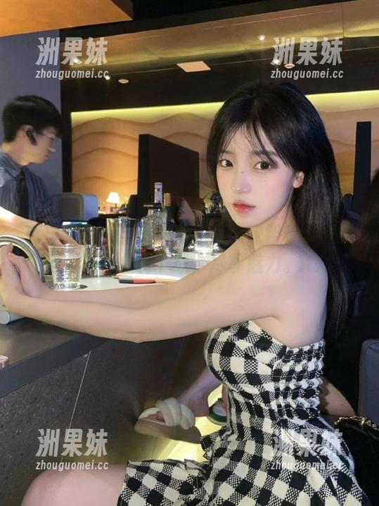 克拉女神 - 全新风格来袭！宋智珍裤里丝全套写真免费下载，尽享魅力。.txt