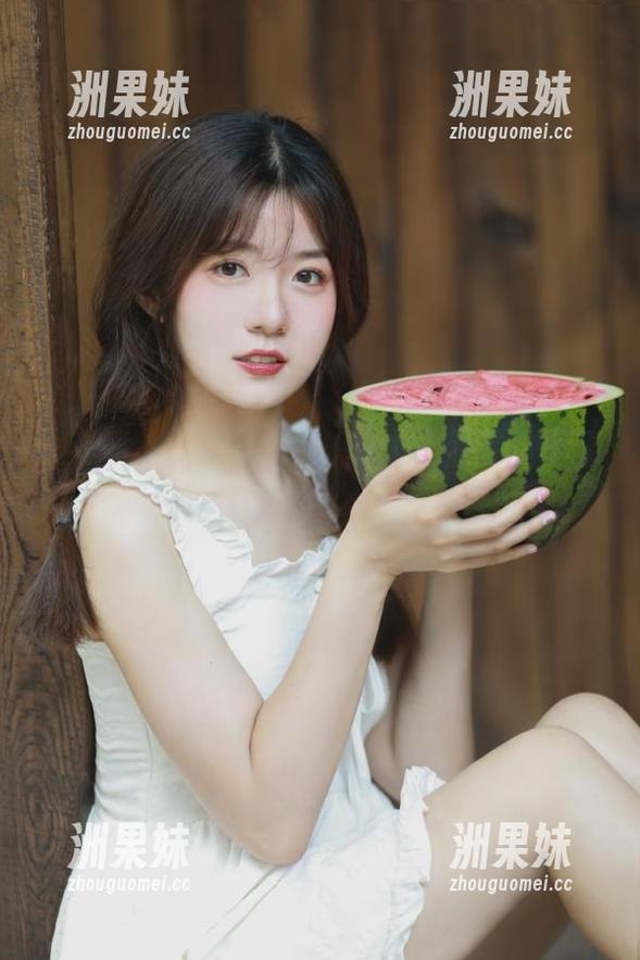 微密圈 - 欣赏“兔宝妮to奶牛”的创意表现，丰富你的美图资源选择！.txt