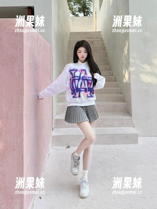 兔玩映画奉上绝佳全套黑丝图集，果然黑丝什么的最棒，时尚与性感兼得！.txt