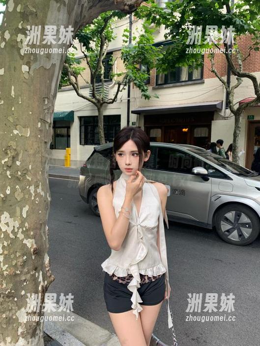 兔玩映画毛衣短裙美图集：时尚碰撞与清新灵感的完美图包.txt