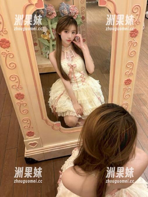 兔玩映画独家呈现超薄白丝袜写真全集，细腻与优雅的完美作品.txt