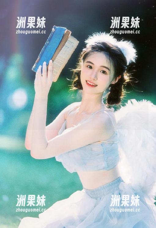 一解凉凉子之美，尽在辣妹猫猫原图与合集，带你领略摄影的独特视角！.txt