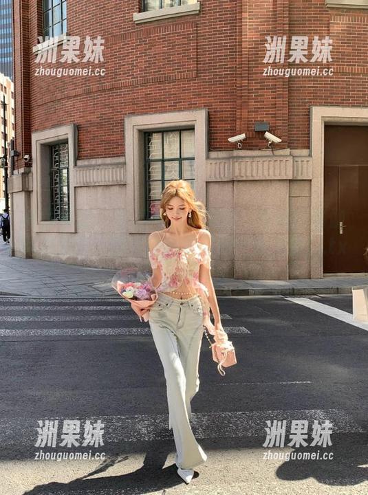 南国足艺 - 青春与力量交融：青青的瑜伽私房美图，探索身心和谐的完美之旅！.txt