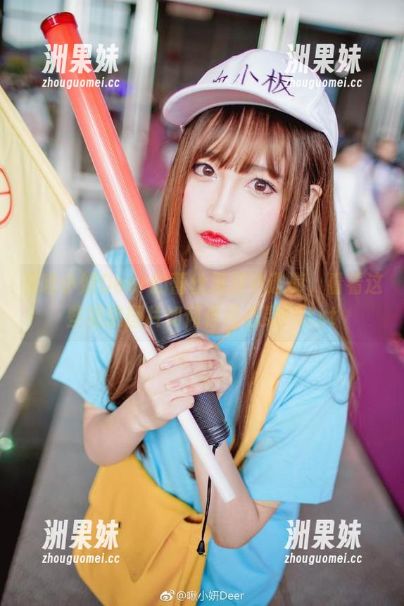 在啾小妍Deer的蕾丝海洋中遨游，看看这些精选图片如何俘获心灵！.txt
