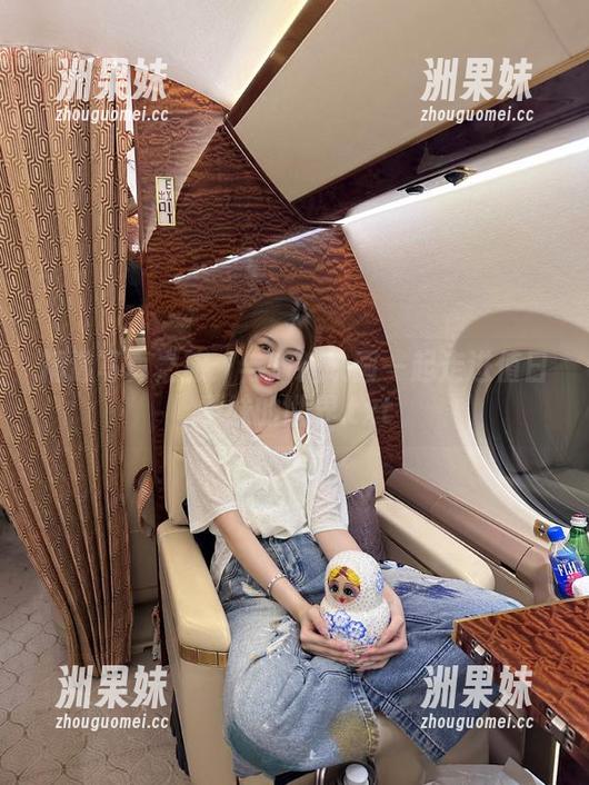 精选写真之旅：与喵糖映画一起走进值日学妹的世界.txt
