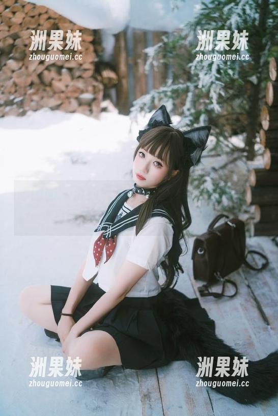嗲囡囡 - 清新气息：SiByl李思宁毛衣写真图包，展现优雅魅力！.txt