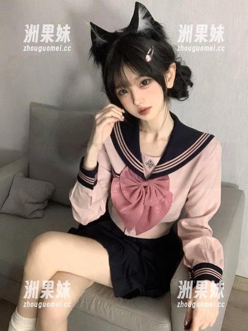 嗲囡囡 - 慕羽茜的秘书秀：细腻而动人的精选作品集与你共享.txt