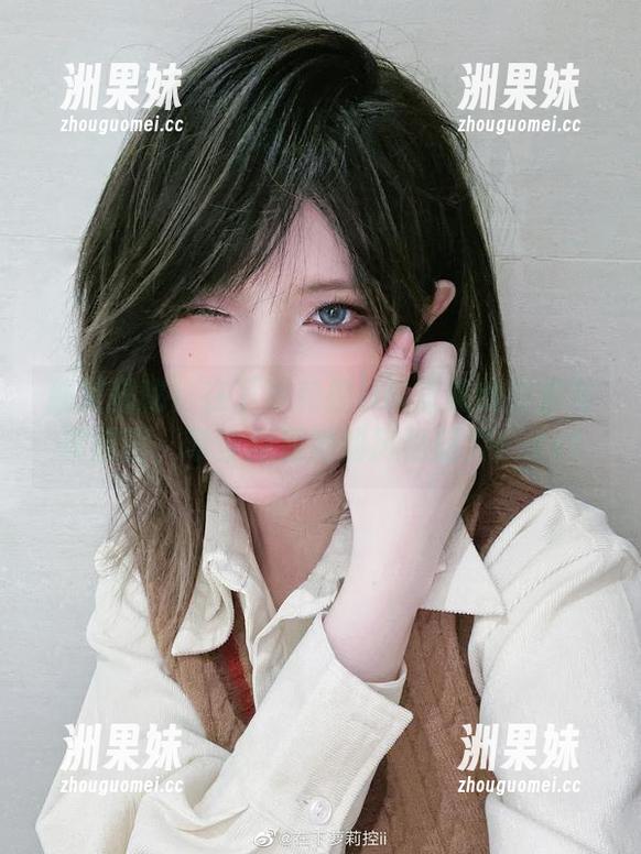 独家揭秘！在下萝莉控ii碧蓝航线全套写真原图，带你感受她的风格魅力！.txt