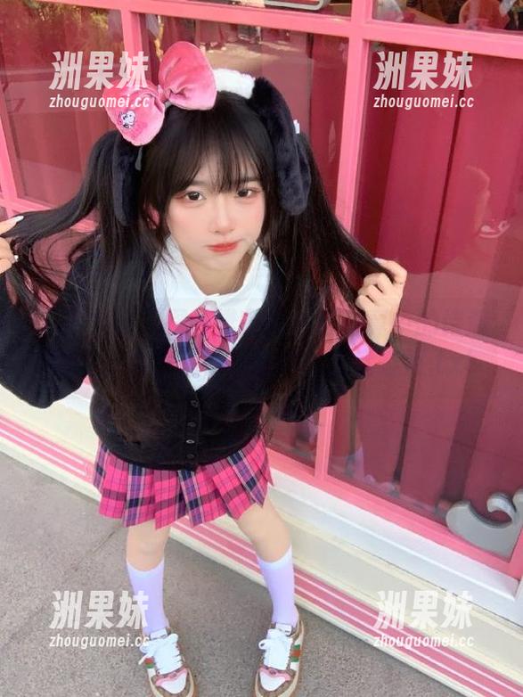 头条女神 - 探寻樊安妮浴缸写真中的诗意画面，领略轻松与优雅的生活态度.txt