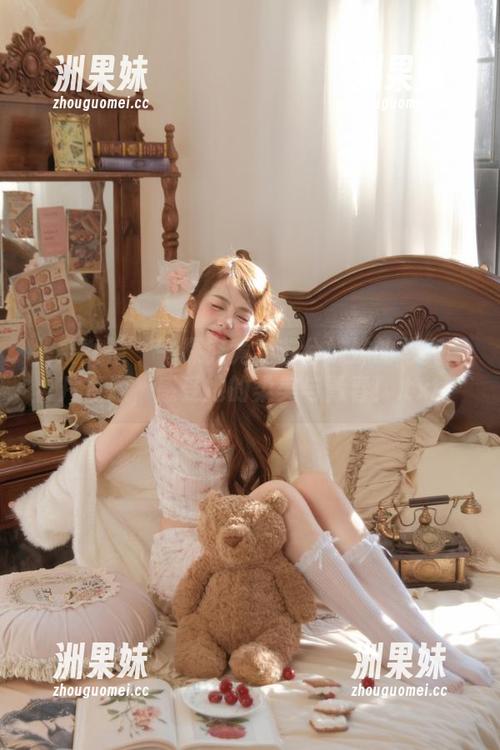 头条女神 - 一探究竟秦若兮妹妹的写真图片资源，感受她的柔美与青春！.txt