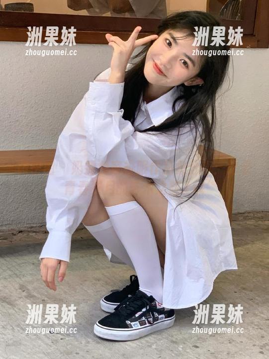 微密圈 - 奶雯独家校服作品集分享：记录青春岁月的艺术之旅.txt