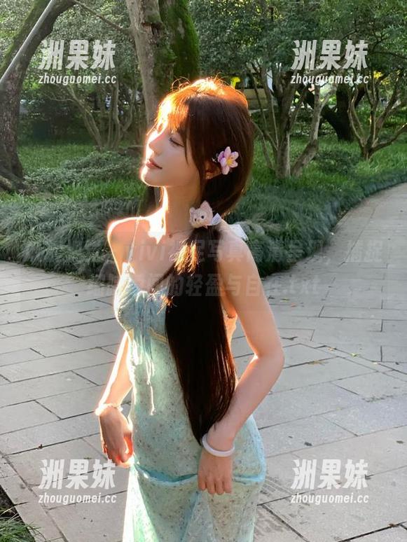 妖精视觉 - vivi裸足写真高清呈现，捕捉细腻瞬间的轻盈与自在.txt