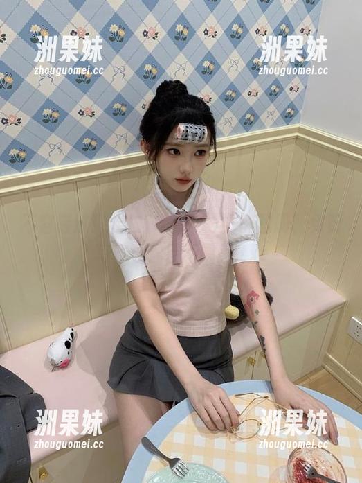 不容错过！姜仁卿(강인경)全屏图册，免费写真让你目不暇接.txt
