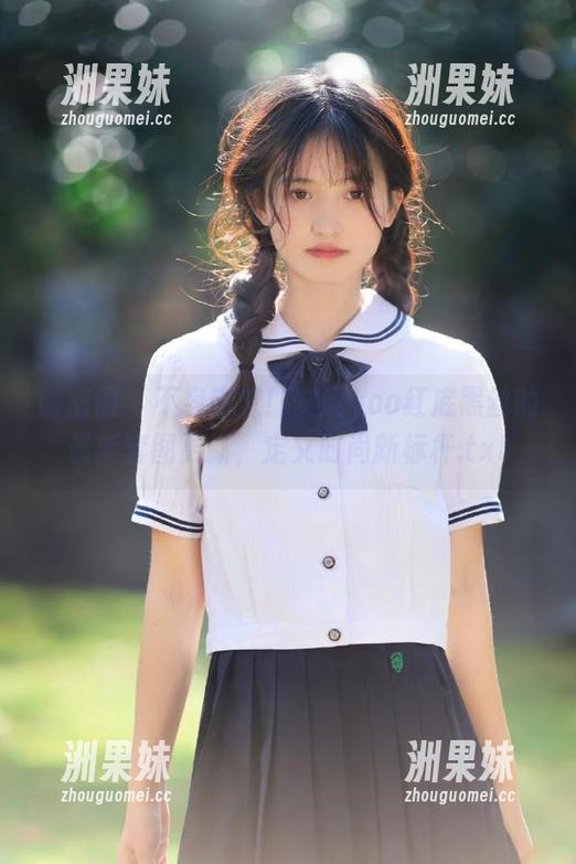 微密圈 - 不容错过！安妮yoo红底黑丝的最新套图更新，定义时尚新标杆.txt