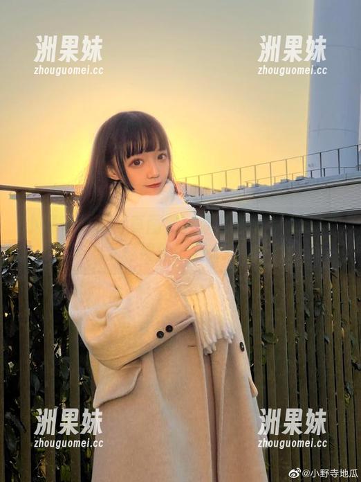 小野寺地瓜写真图集：妖兰满破呈现的梦幻视觉世界.txt