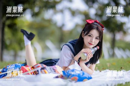尤果网 - 高清COCO白丝写真合集，感受别样的清纯与诱惑交织！.txt