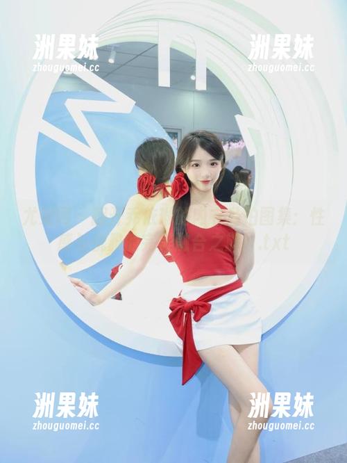 尤果网 - 翻开乔依琳的内衣私拍图集：性感与优雅的完美融合之旅！.txt