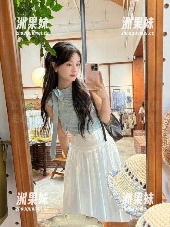 尤果网 - 周心情女孩写真图包：每一张都是故事，带你探索她多彩的内心世界.txt
