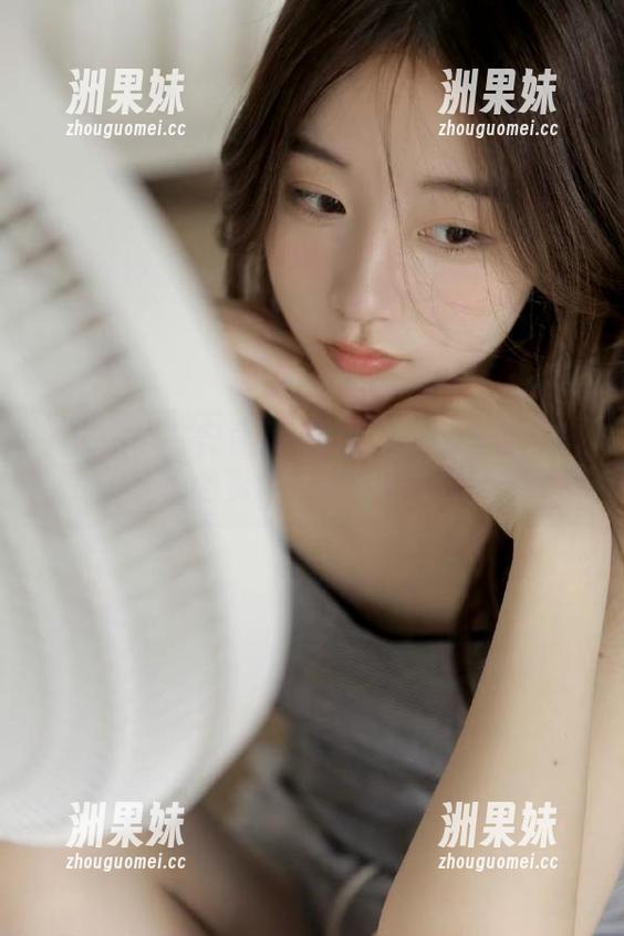尤果网 - 在安柔学姐的镜头下：丰富多样的写真图包资源，尽情收藏吧！.txt