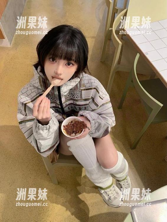 尤果网 - 关注尤菲儿，获取最新高清比基尼分享，夏天的完美选择就在这里！.txt