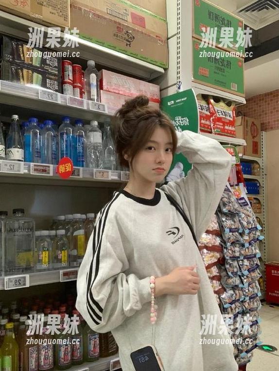 尤果网 - 精选曲铭瑄旗袍美图合集：每一帧都是古典韵味的诠释.txt