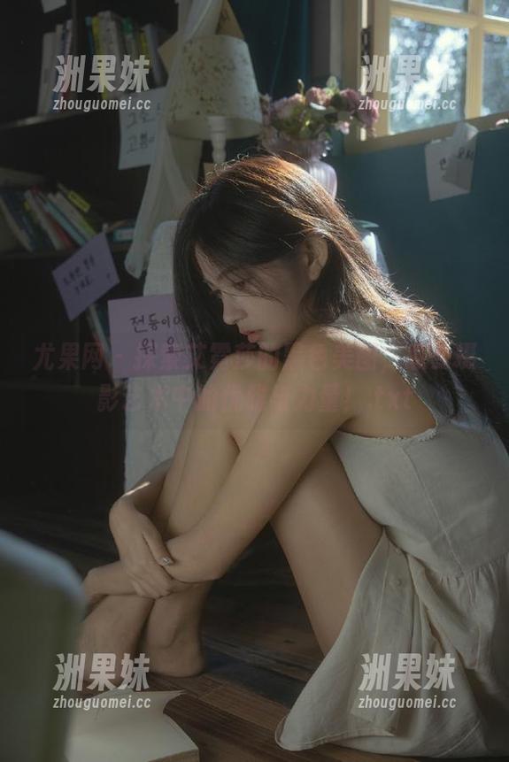尤果网 - 探索艾霓莎的黑色美图，感受摄影艺术中的优雅与力量！.txt
