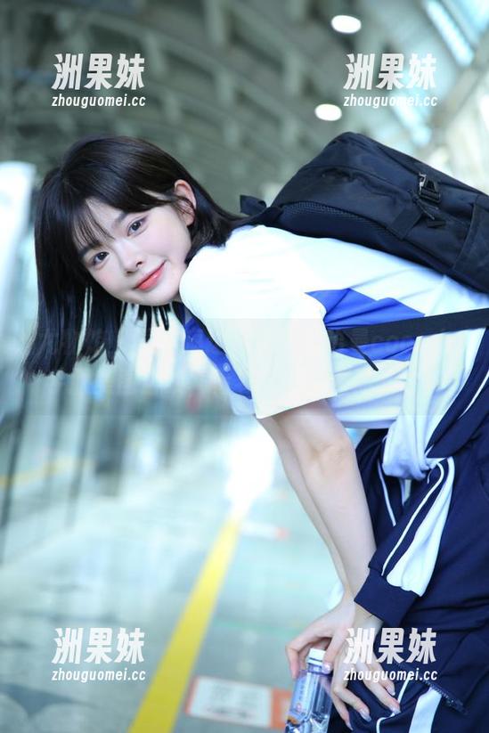 尤物馆 - 漫步海边，欣赏陈怡曼coco水手服美图合集，青春气息扑面而来.txt