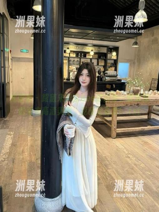 尤蜜荟 - 跟随宋梓诺Bee的脚步，欣赏她的毛衣高清美图，温暖又有爱！.txt