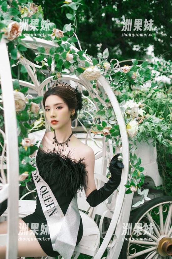 尤蜜荟 - 回味无穷的小海臀Rena学姐写真：高清图包合集，一场视觉与心灵的双重享受！.txt