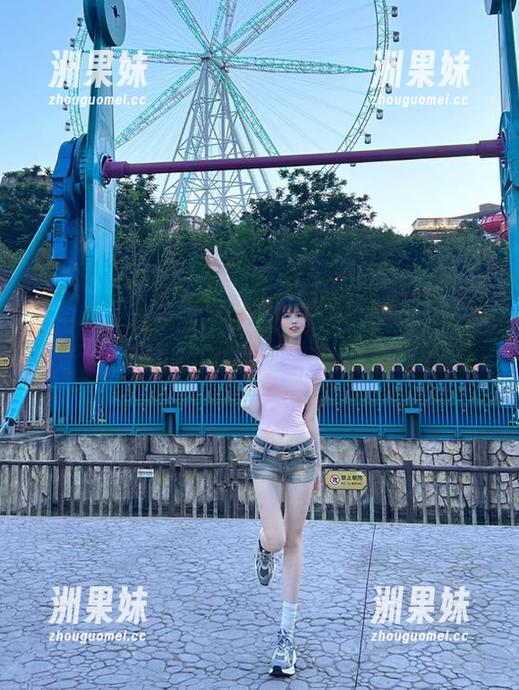 微密圈 - 就是阿朱啊的短裤美图图集，清新活力尽显，瞬间提升你的时尚感！.txt
