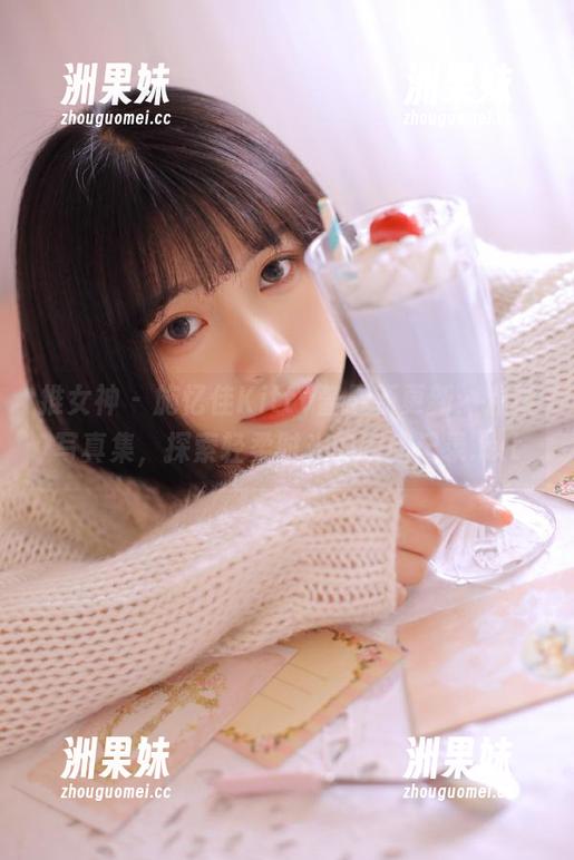 推女神 - 施忆佳Kitty酱最新更新：温柔写真集，探索轻柔时光的瞬间记录.txt