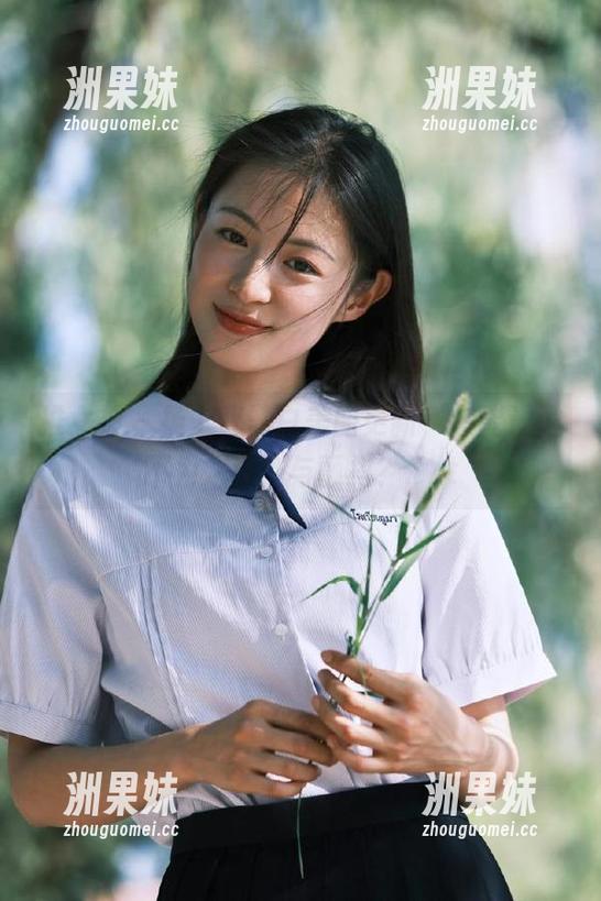 推女神 - 杨上萱黑白美图更新，怎能让人不为之倾倒与颤抖？.txt