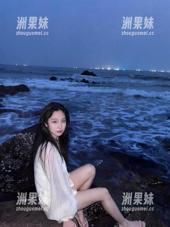 推女神 - 萌琪琪Lrene网袜写真高清版，充满诱惑的壁纸，等你来下载欣赏！.txt