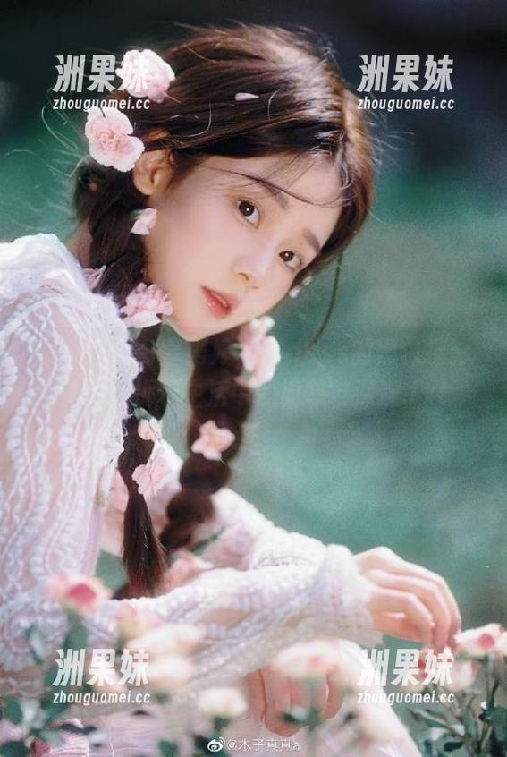 推女神 - 分享雨婷goddess的黑白摄影作品，揭示生活中的简单与深邃.txt