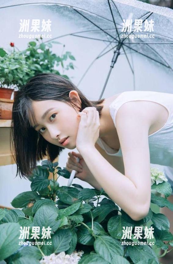 星颜社 - 恩一全套睡衣写真，汇聚了梦与现实的完美融合.txt