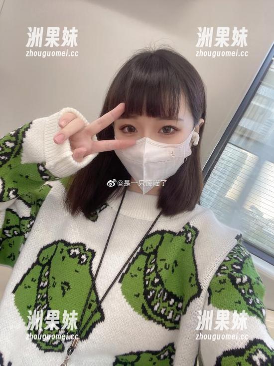 追随是一只废喵了的浪漫比基尼作品集，分享让你心动的海滩时光！.txt