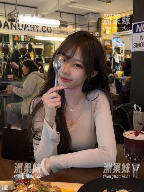 阳光海滩与杨衣yangyi泳衣，捕捉每一瞬间的原图与美妙图片.txt
