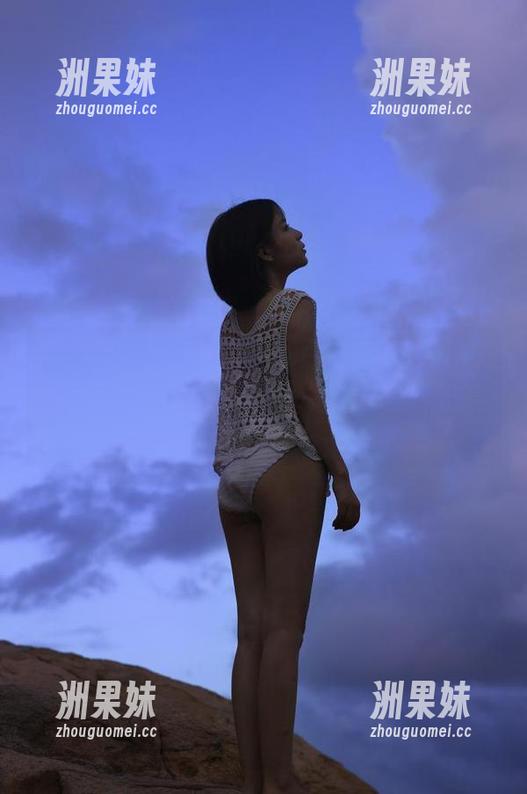 梦丝女神 - 高清展示张灵儿的套装写真，在线领略她如何用服装演绎出无限可能的时尚风格.txt
