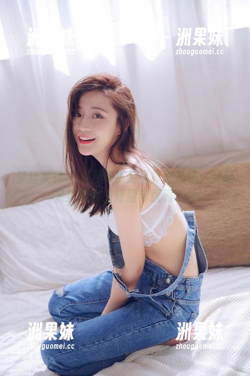 梦丝女神 - 花月舞裸足写真作品集：精选足尖舞动的轻盈与优雅.txt