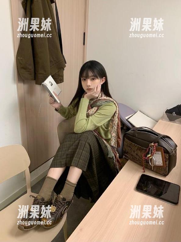 森萝财团 - 媛媛的私房写真，粉色瞬间带你重温少女心的美好.txt