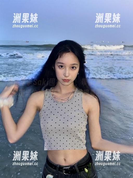 渡边早季Saki围裙写真，带你走进一个色彩斑斓的视觉盛宴，快来观看吧！.txt