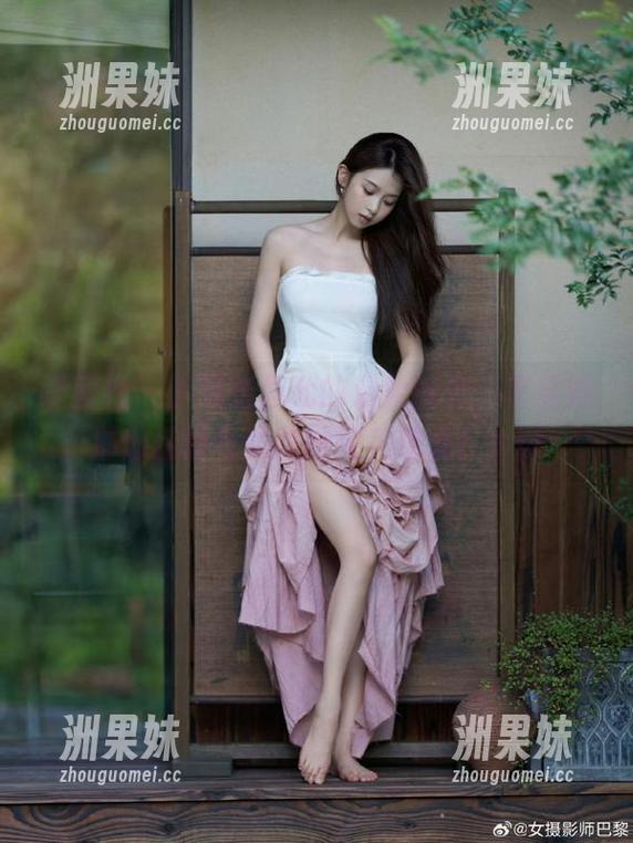 爱蜜社 - 下载张思允的温柔图包，享受她那份恬静与优雅的完美结合！.txt